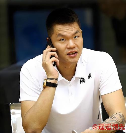 别队都在补短板，宏远却陪着受伤外援干耗，朱芳雨终于坐不住了，锁定这三人